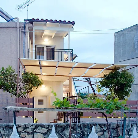 Sia's Sea House